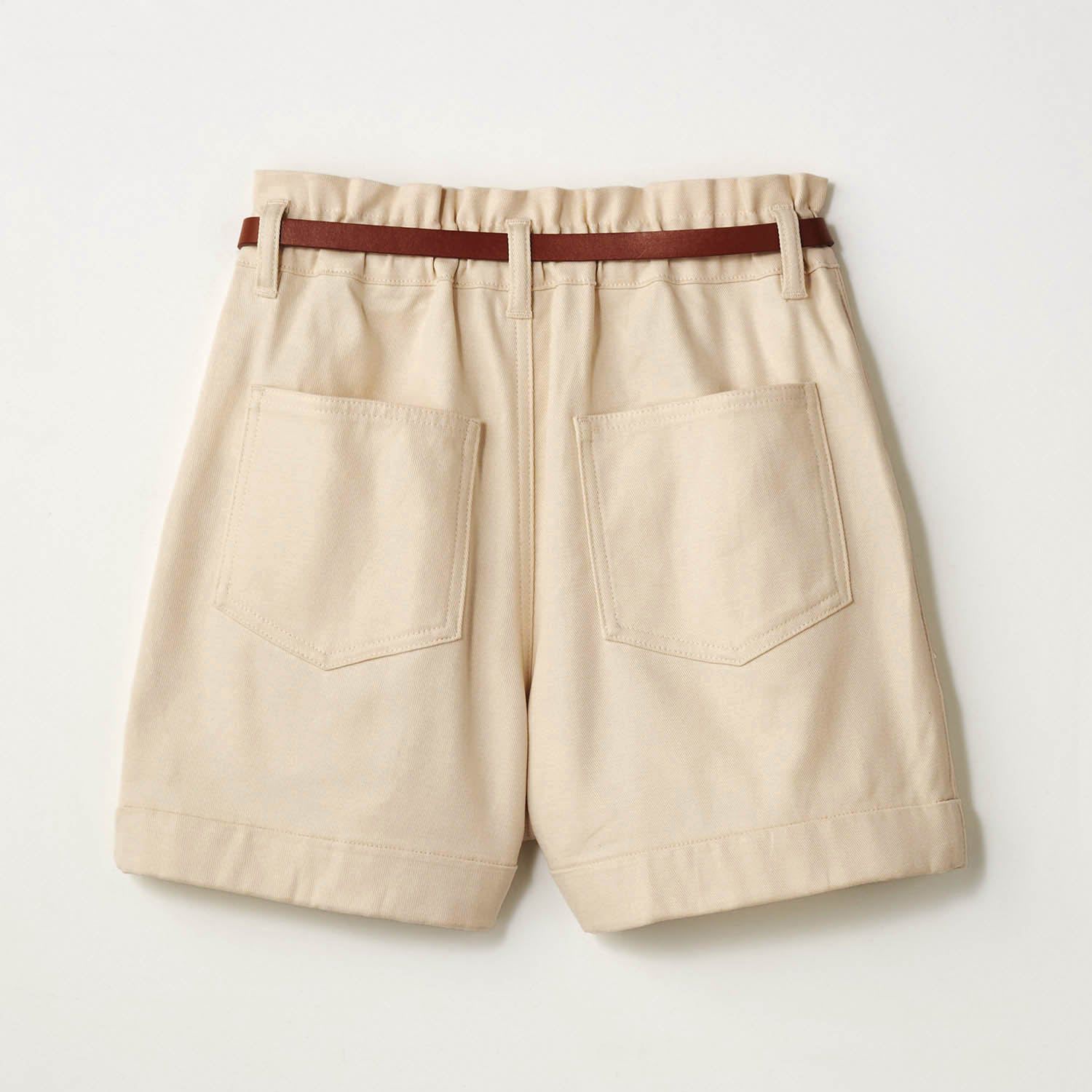 日本 Papel lapiz - 附皮帶腰荷葉邊休閒短褲(腰圍可調)-象牙米