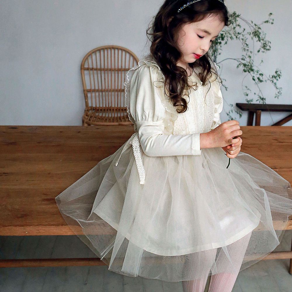 韓國 PuellaFLO - 雕花荷葉裝飾公主袖網紗洋裝-米白