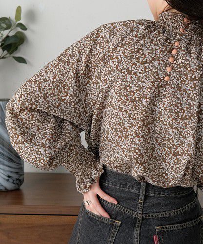 日本 Bou Jeloud - 歐風碎花澎澎袖上衣-氣質黑