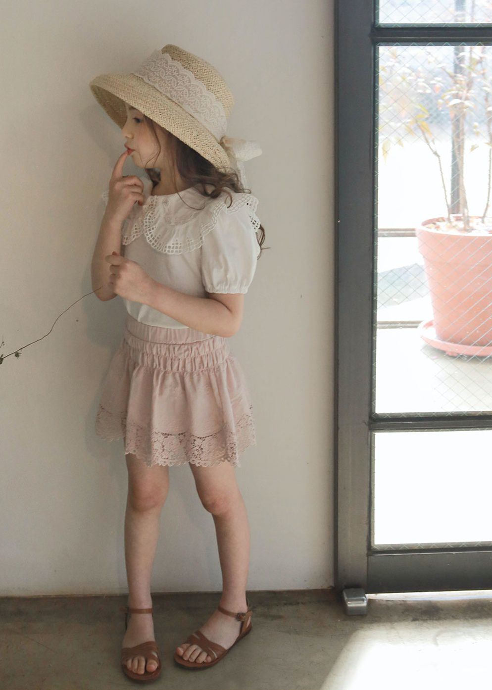 韓國 PuellaFLO - 鏤空格子大白領上衣-象牙白