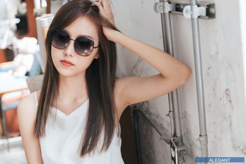 ALEGANT - 韓系超人氣灰水藍微方黑細框偏光墨鏡│UV400太陽眼鏡