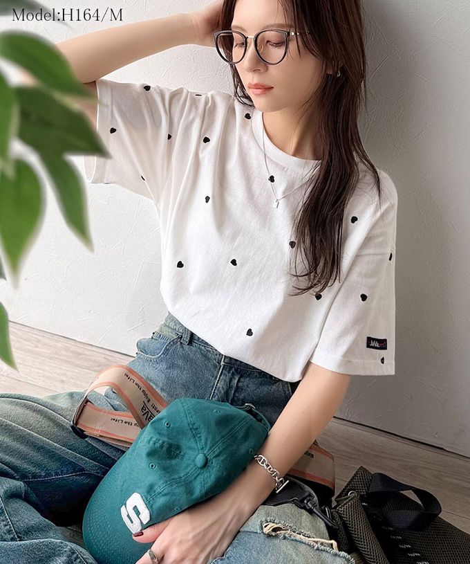 日本 Classical Elf - Java 小巧愛心刺繡短袖上衣-炭黑