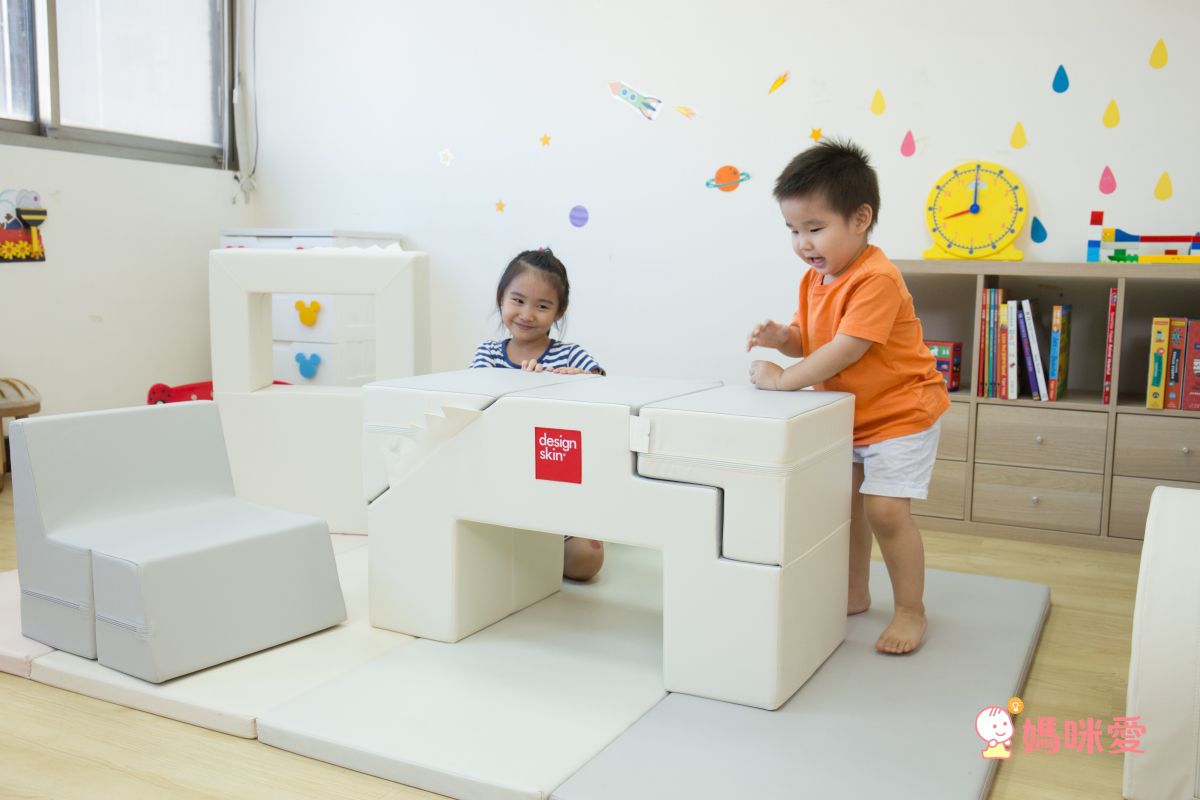 Design Skin - 溜滑梯變形沙發桌椅/兒童沙發-紅色