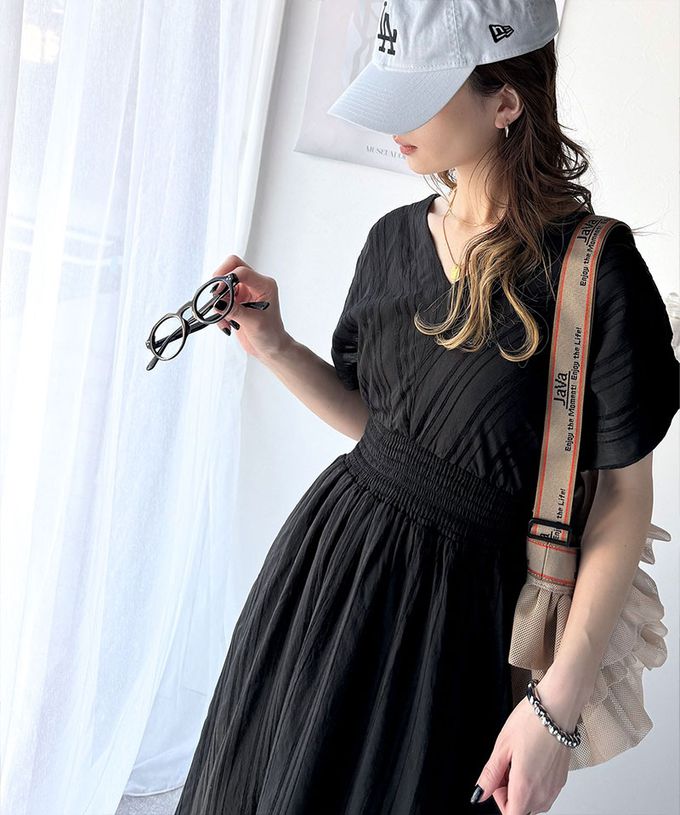 日本 Classical Elf - 氣質V領縮腰修身短袖洋裝-黑