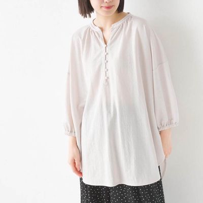 日本 OMNES - 接觸涼感 嫘縈亨利領五分袖上衣-米杏