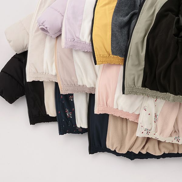 日本 petit main - 潑水加工 蓬鬆保暖鋪棉外套-深藍小花