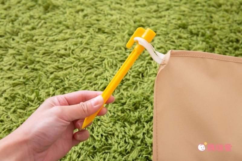 日本現代百貨 - 圖騰輕便野餐墊(附收納袋/地釘*4)(2-3人)-藍 (140x90cm)