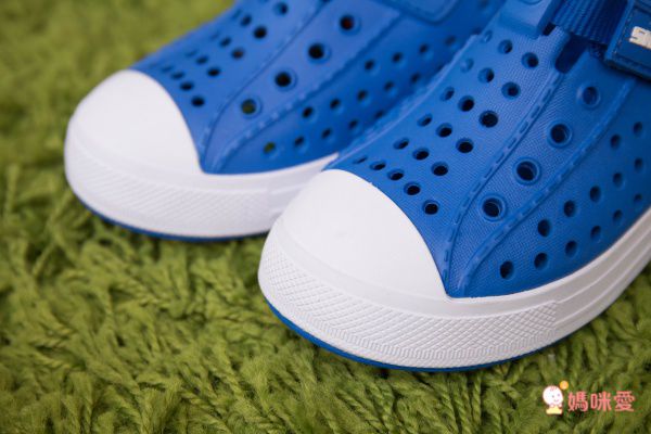 SKECHERS - 藍色兒童洞洞休閒鞋