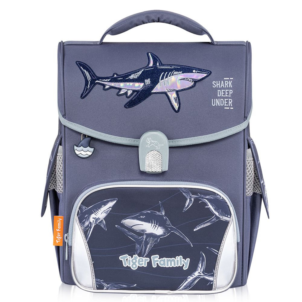 小學者超輕量護脊書包-深海鯊魚-(贈品：文具2件(便當袋+鉛筆盒)-外太空)-花色送完以其他樣式替代 不另行通知