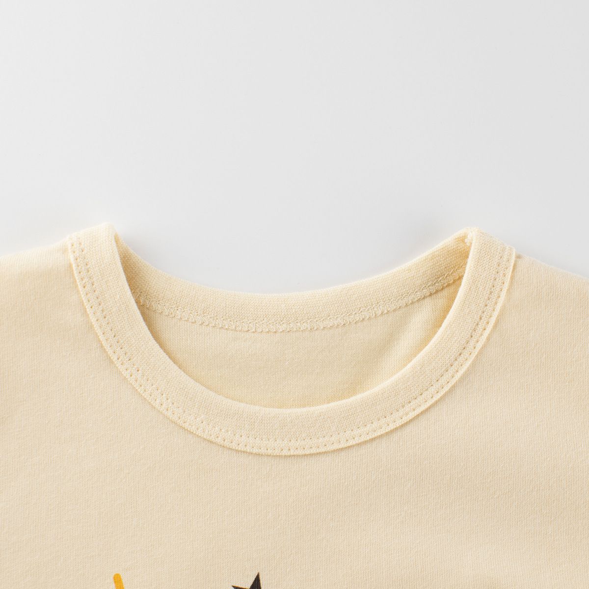 純棉圓領薄長袖上衣-氣球飛船-杏色