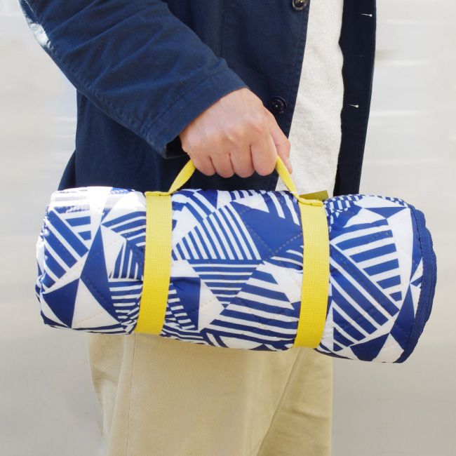 日本現代百貨 - 可機洗 撥水加工衍縫野餐墊(4-5人)-幾何三角-藍 (L(140x180cm))