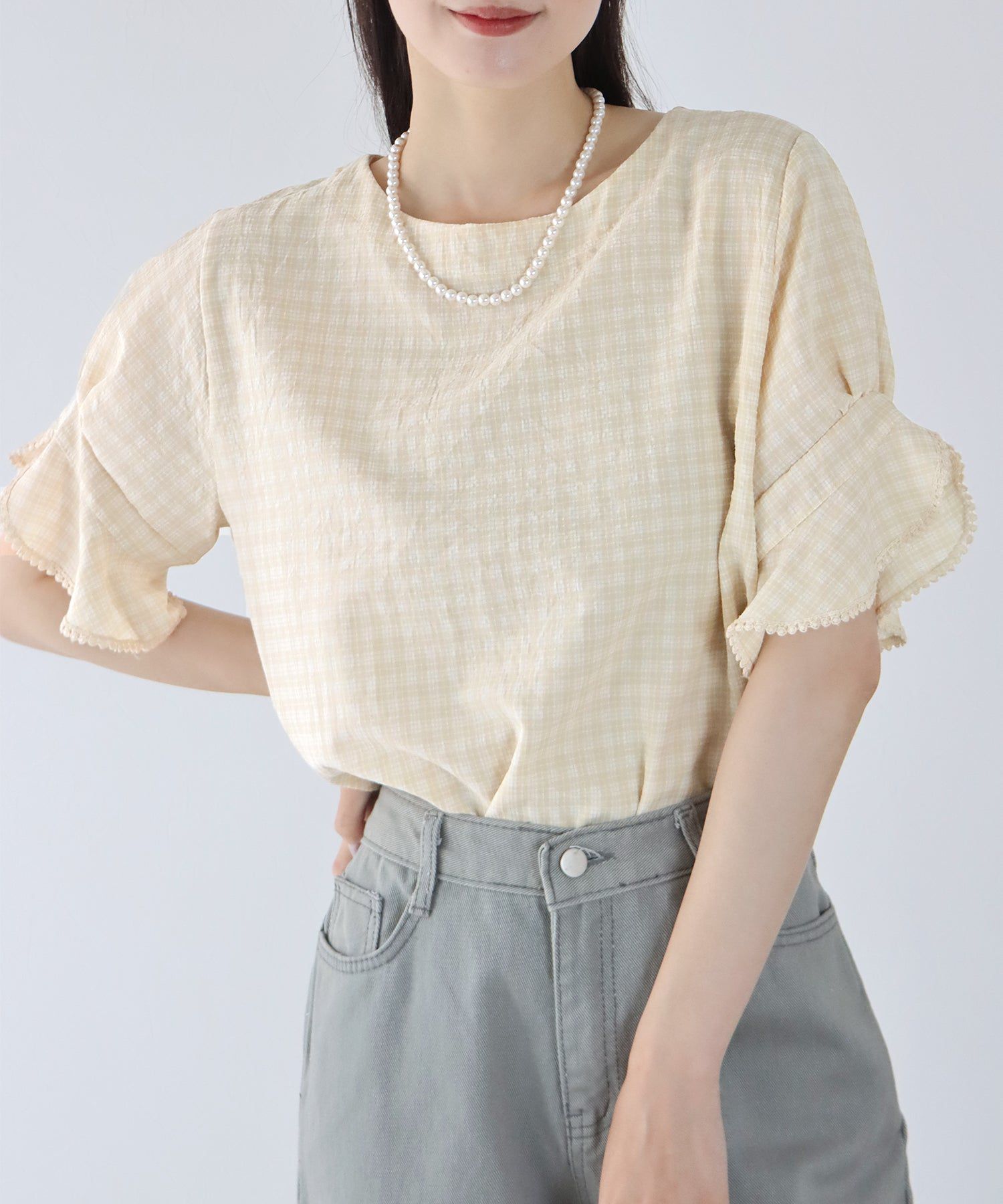 日本 BLUE EAST - 圓領小格紋荷葉五分袖上衣-水藍