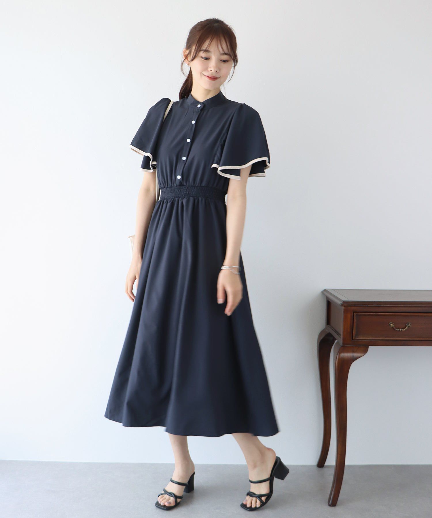 日本 BLUE EAST - 浪漫時光碎花雪紡短袖洋裝-寧靜花園-淺粉紫