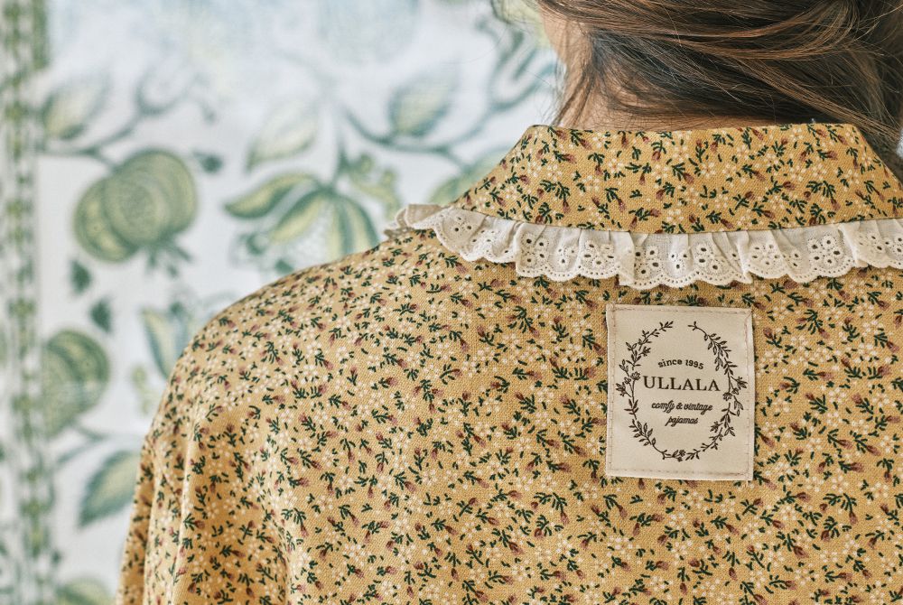 韓國 ULLALA - 活力暖黃碎花長袖睡衣-(兩件式)-黃 (FREE)