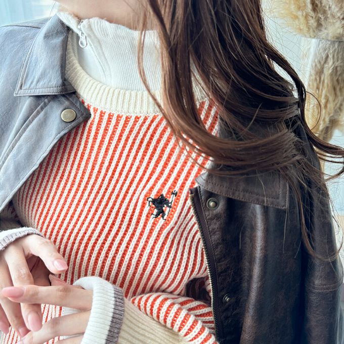 日本 Classical Elf - 刺繡logo 線條感針織長袖上衣-橘紅x米