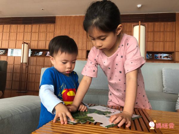 美國 mudpuppy - 攜帶拼圖-嘿呦！海盜-12片