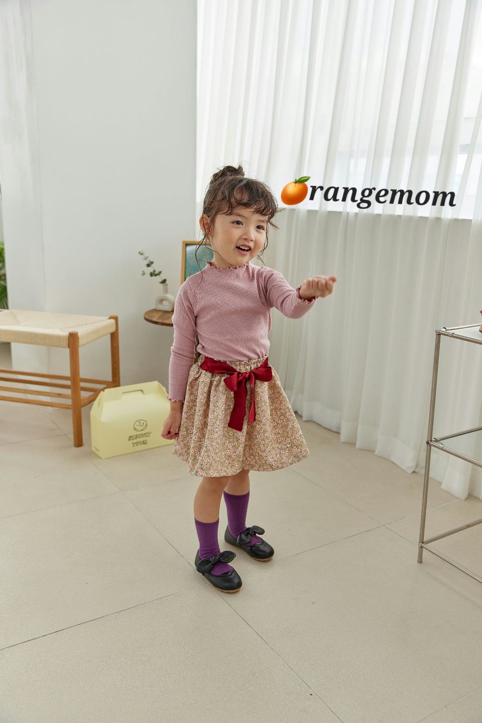 韓國 Orange Mom - 百搭彈性直紋捲邊上衣-淺粉