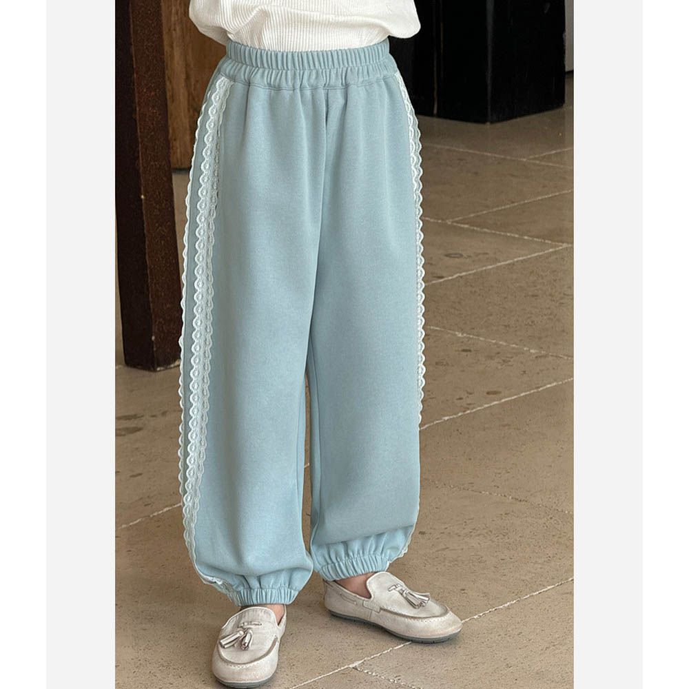 甜酷撞色蕾絲花邊休閒長褲-藍色