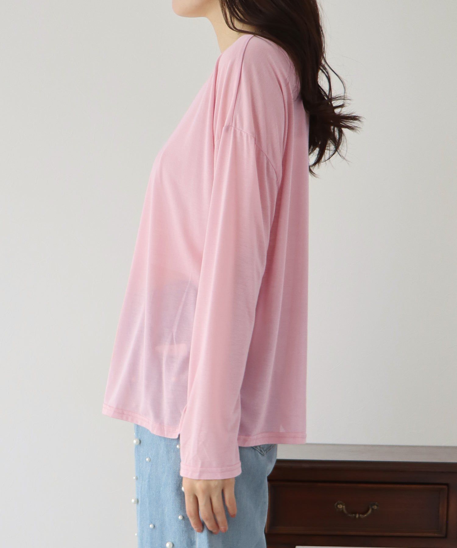 日本 BLUE EAST - 柔軟薄透落肩長袖上衣-粉