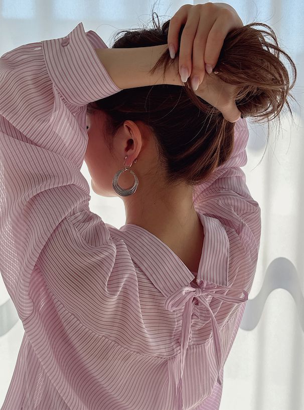 日本 GRL - 可愛後綁帶翻領長袖襯衫-簡約黑 (F)