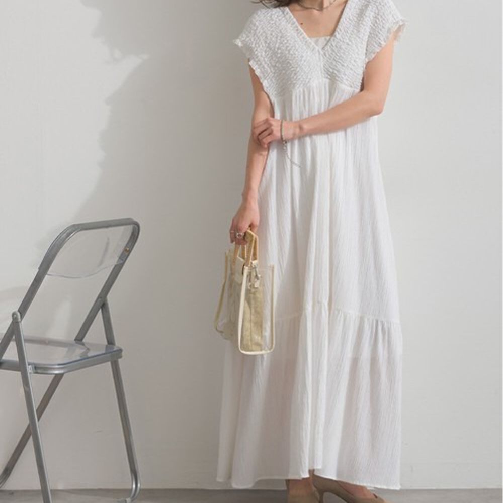 輕盈慵懶緹花V領高腰短袖洋裝-白