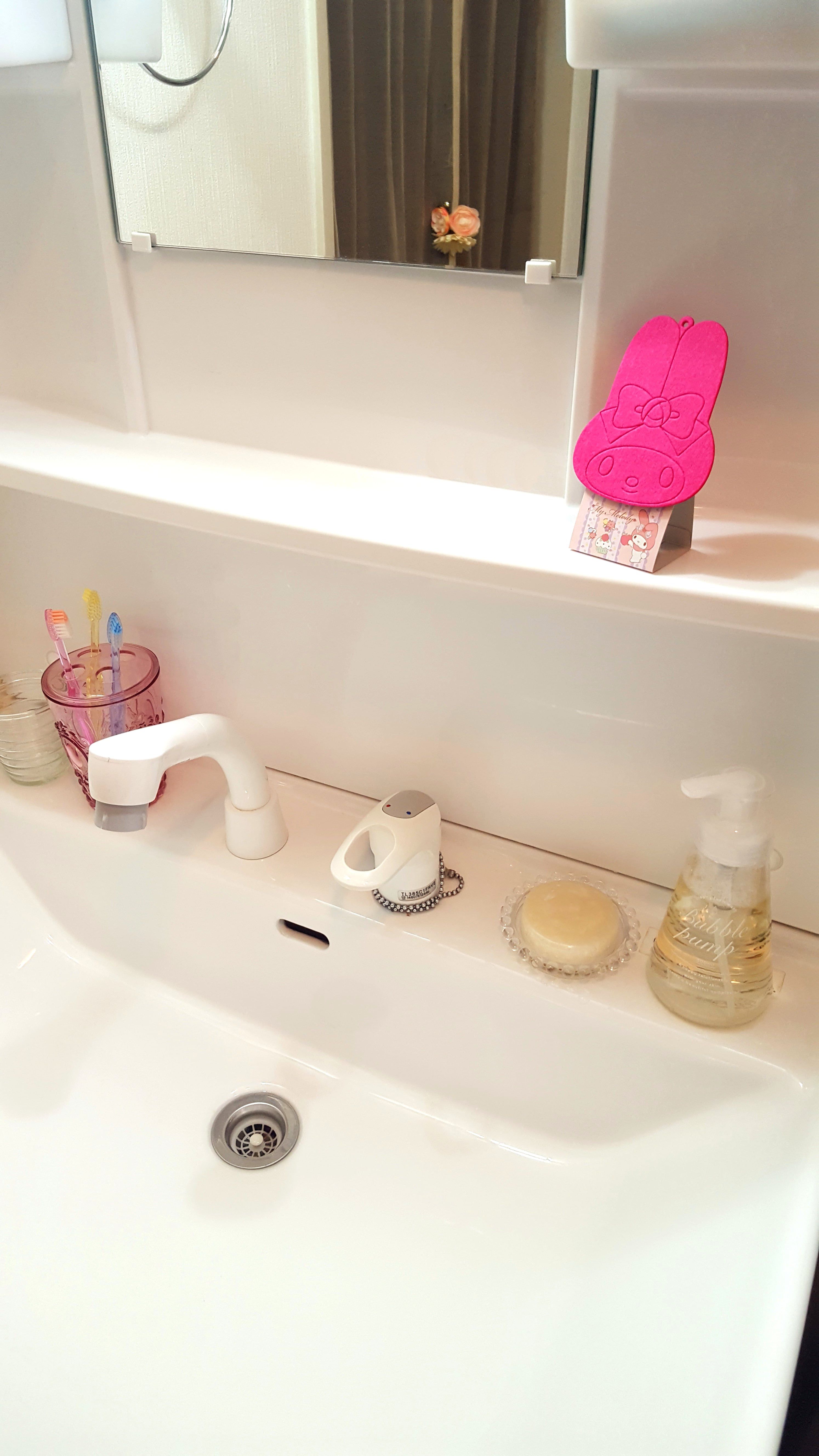 日本代購 - 日本製 神奇小鳥防霉/抗菌/除臭香氛掛片4件組-居家通用款-HelloKitty-2枚入