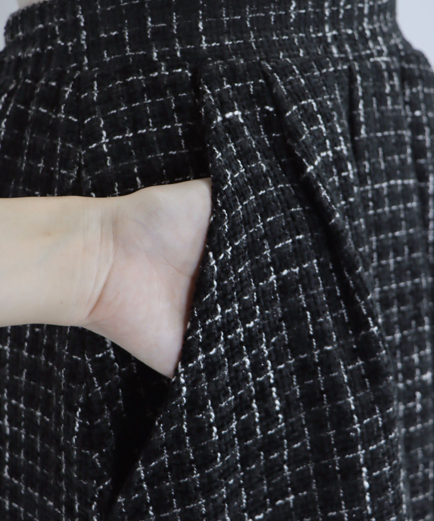 日本 BLUE EAST - 氣質千鳥格紋修身長裙-灰黑