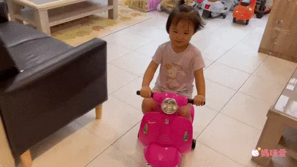 \ 限時特殺 /正宗原版授權【偉士牌Vespa】 迷你電動車