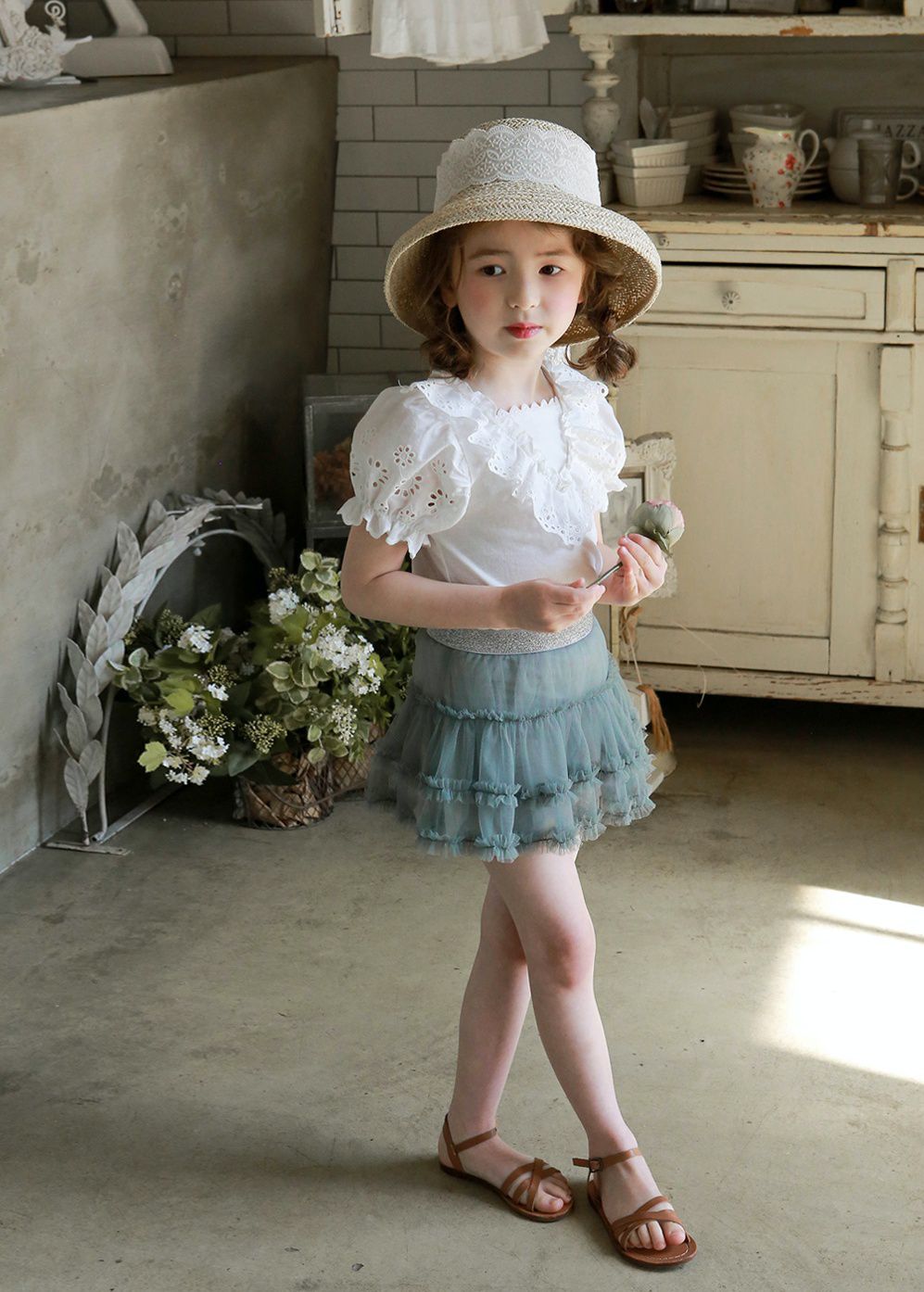 韓國 PuellaFLO - V字荷葉鏤空公主袖上衣-象牙白