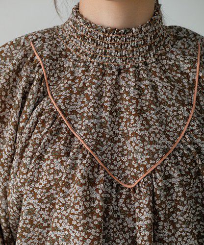 日本 Bou Jeloud - 歐風碎花澎澎袖上衣-氣質黑