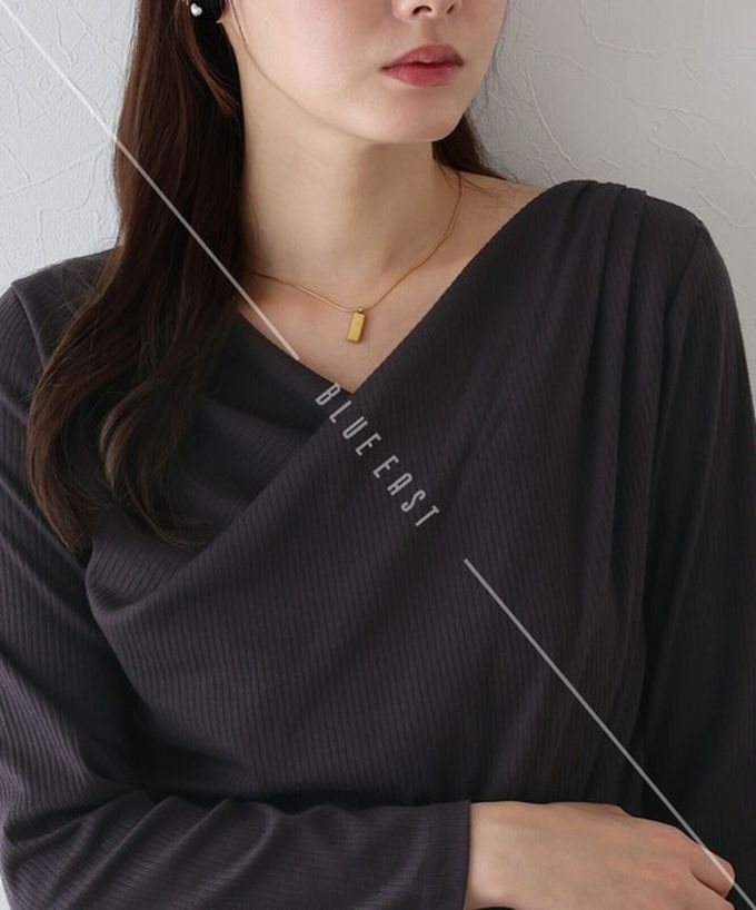 日本 BLUE EAST - 顯瘦V領垂墜感羅紋長袖上衣-淺卡其
