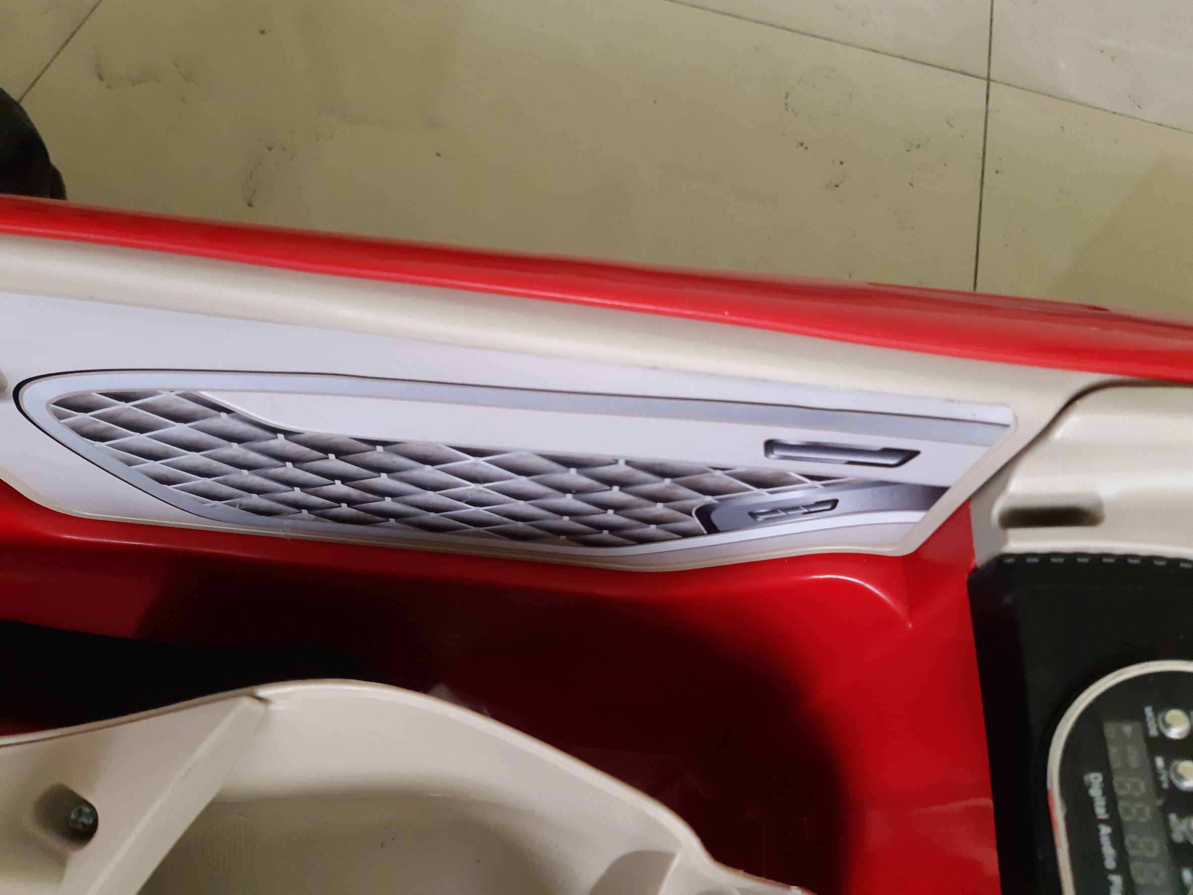 親親 Ching Ching - 福利品-賓利 兒童電動車(原廠授權) RT-1166-紅色