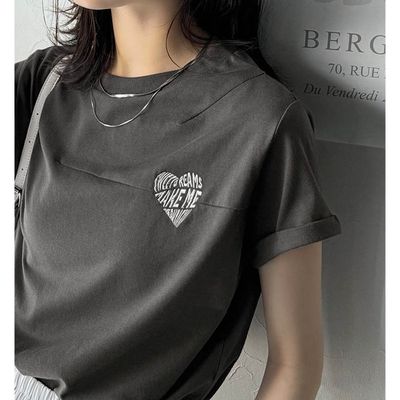 日本 Classical Elf - 經典胸前愛心刺繡短袖上衣-炭灰