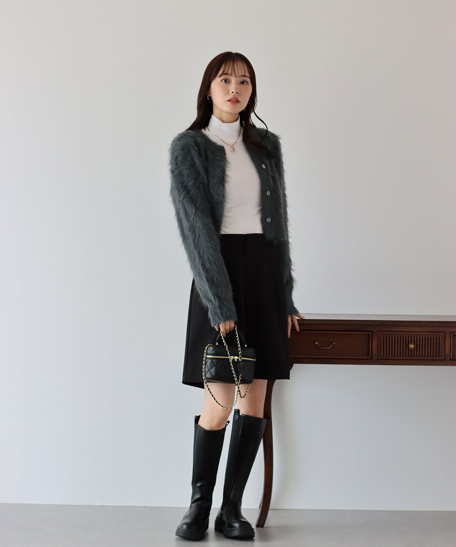 日本 BLUE EAST - 時尚毛絨感長袖外套-深灰