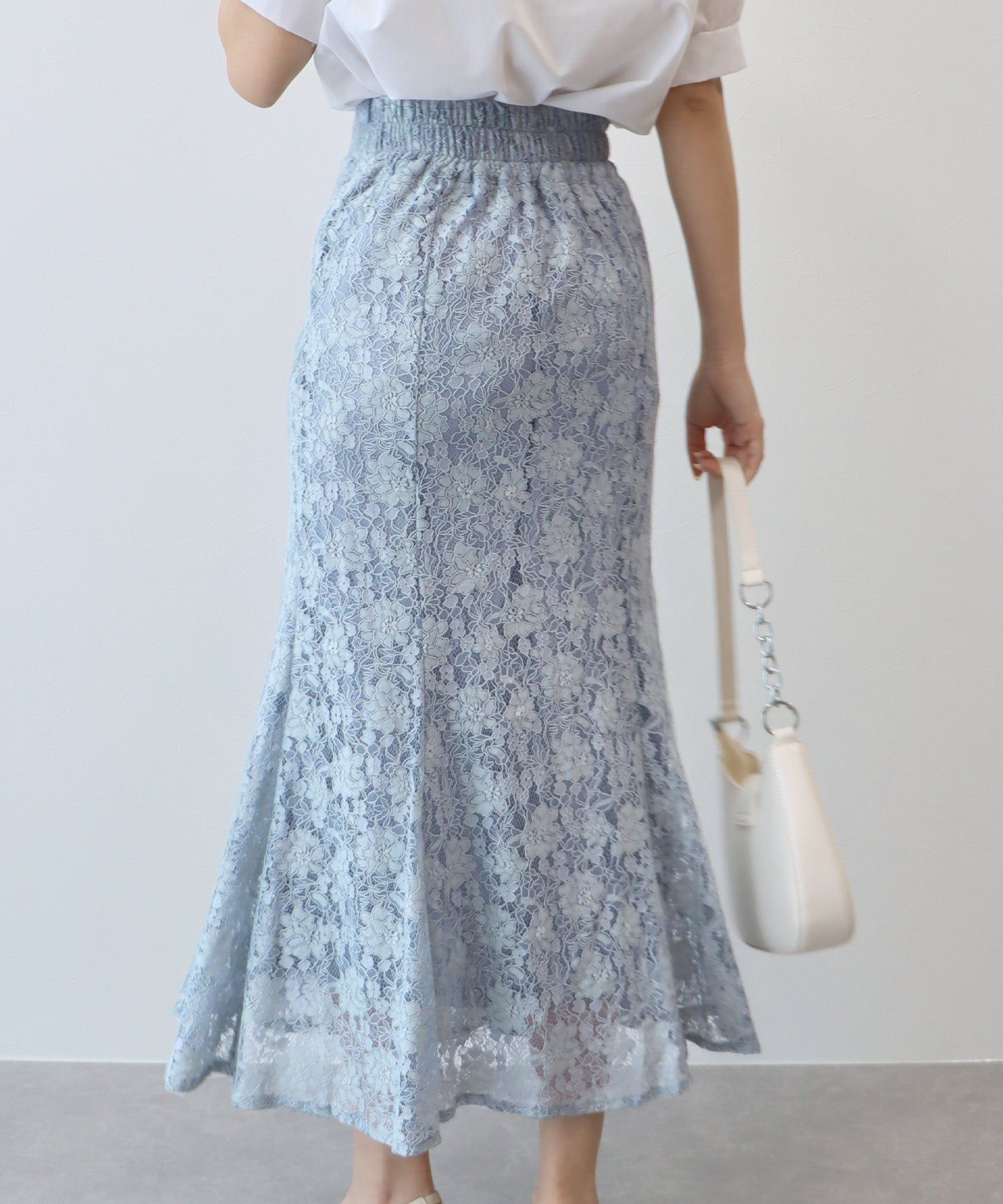 日本 BLUE EAST - 花朵蕾絲修身魚尾裙-經典黑