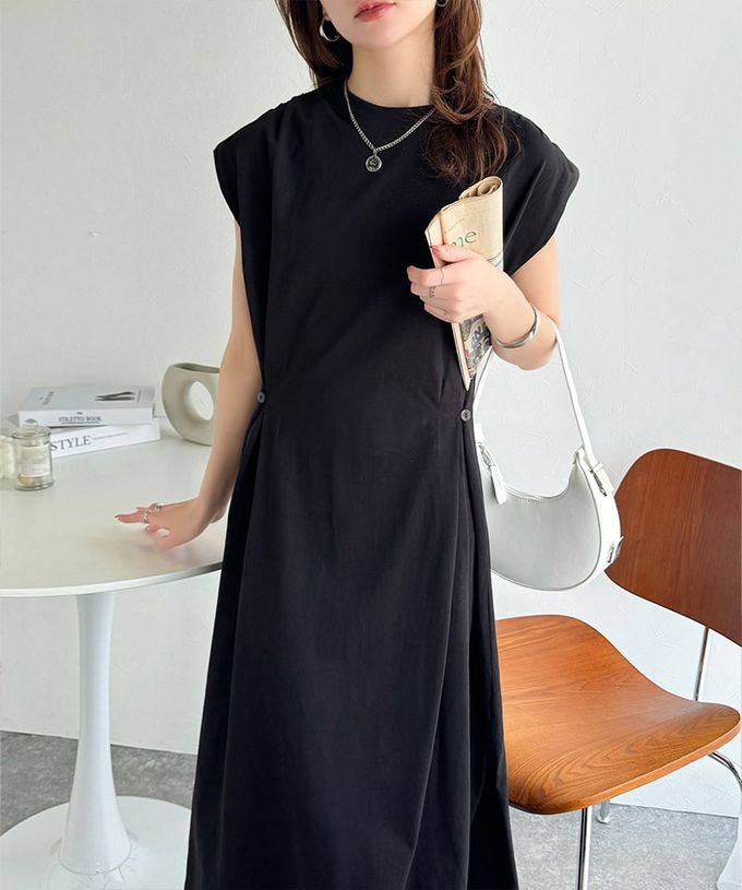 日本 Classical Elf - 顯瘦摺線設計感短袖開叉洋裝-黑