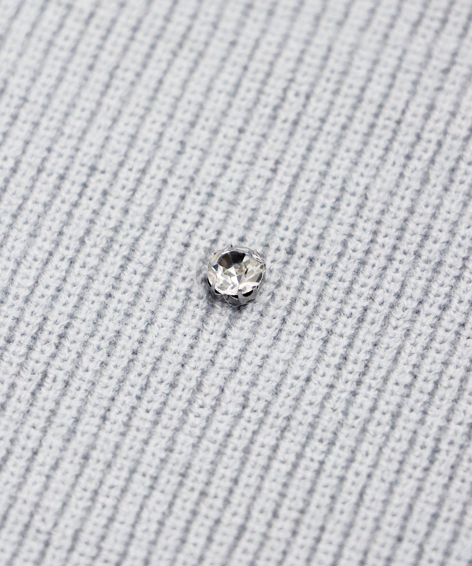 日本 BLUE EAST - 奢華墜飾傘狀修身針織上衣-黑