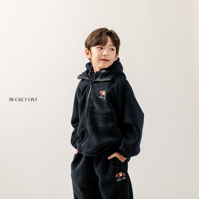 韓國 BUCKET LIST - 鬆緊腰刺繡熊搖粒絨縮口褲-黑藍