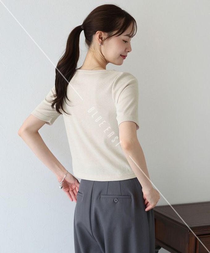 日本 BLUE EAST - 美型羅紋皺摺V領短袖上衣-水藍