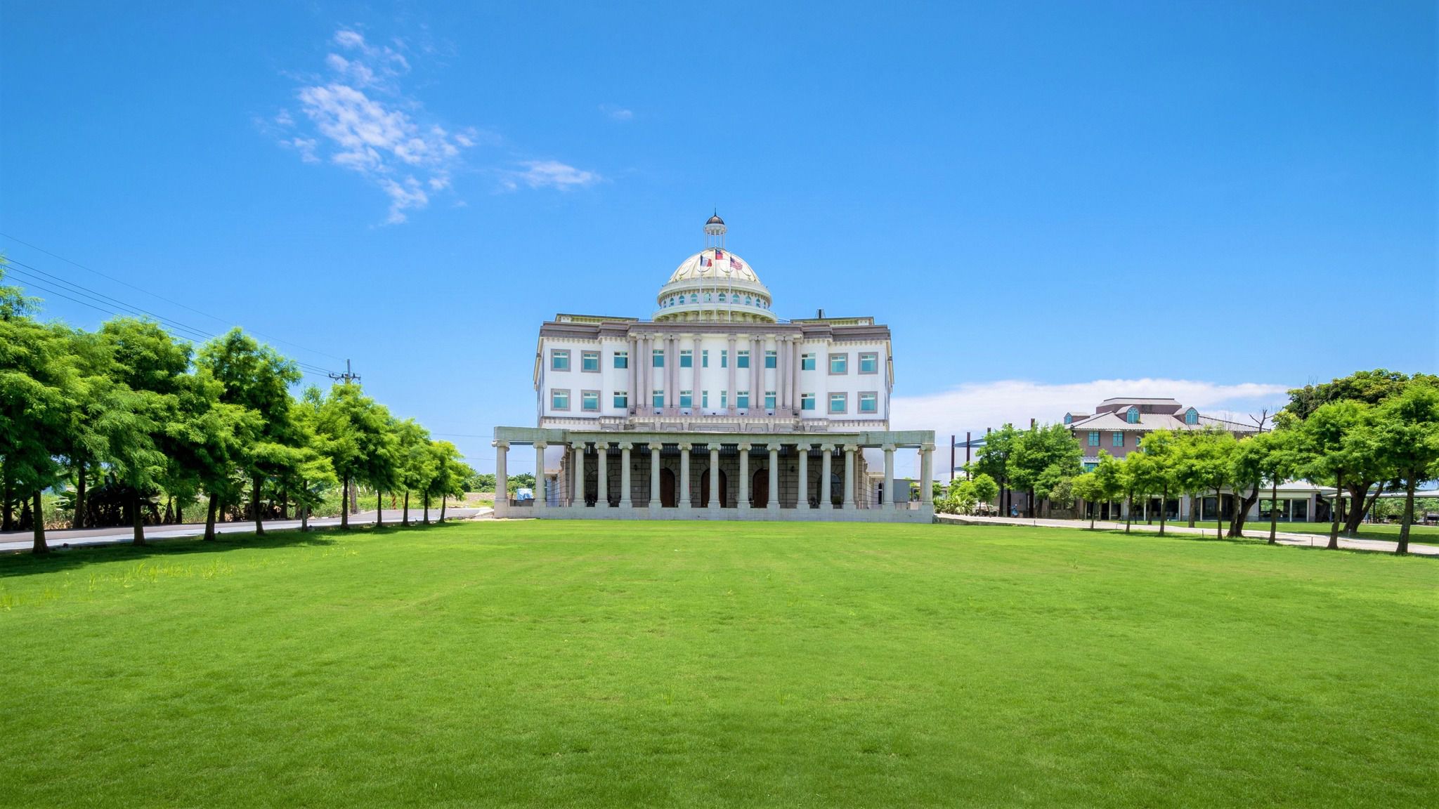 親子泡湯首選【礁溪白宮渡假勝地】大草皮/大湯池/遊樂設施