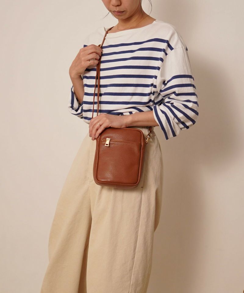 日本 COOCO - 真皮輕便小側背包/手機包-墨綠