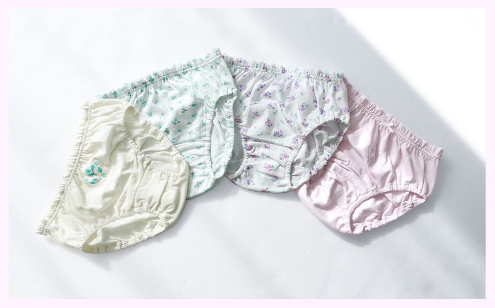 (4入組)女寶無螢光輕柔棉三角褲-樹葉X花束