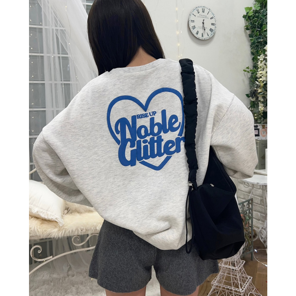 內刷毛背後愛心寬鬆印花大學T-燕麥 (F)