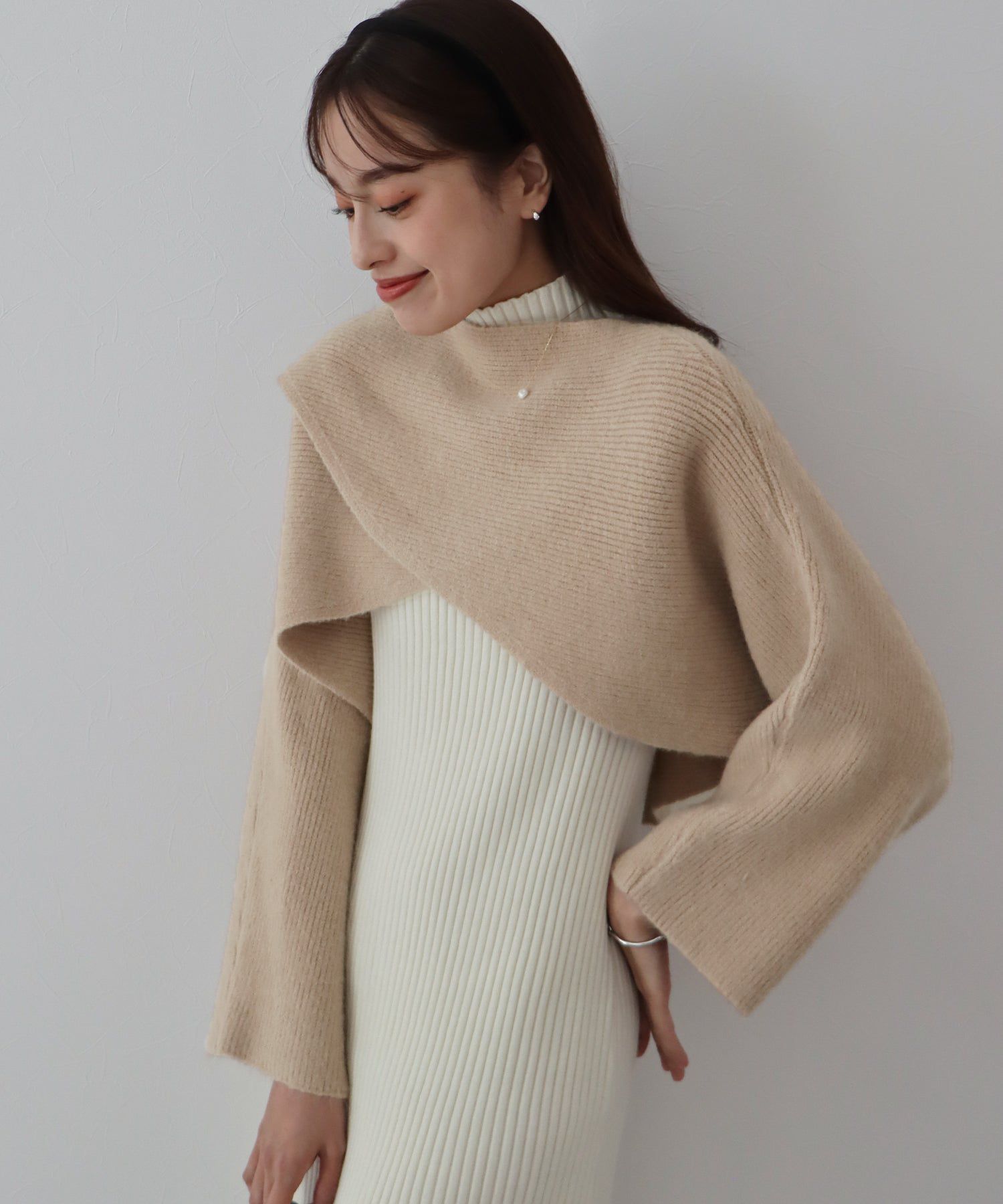 日本 BLUE EAST - 交叉短版針織長袖罩衫-淺灰