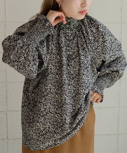 日本 Bou Jeloud - 歐風碎花澎澎袖上衣-氣質黑