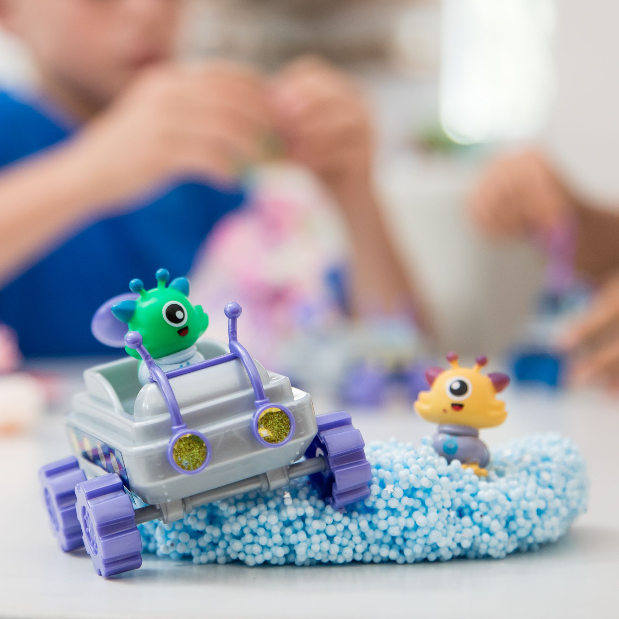 輕捏好塑形【美國Educational Insights 粒粒黏土】不卡指縫！