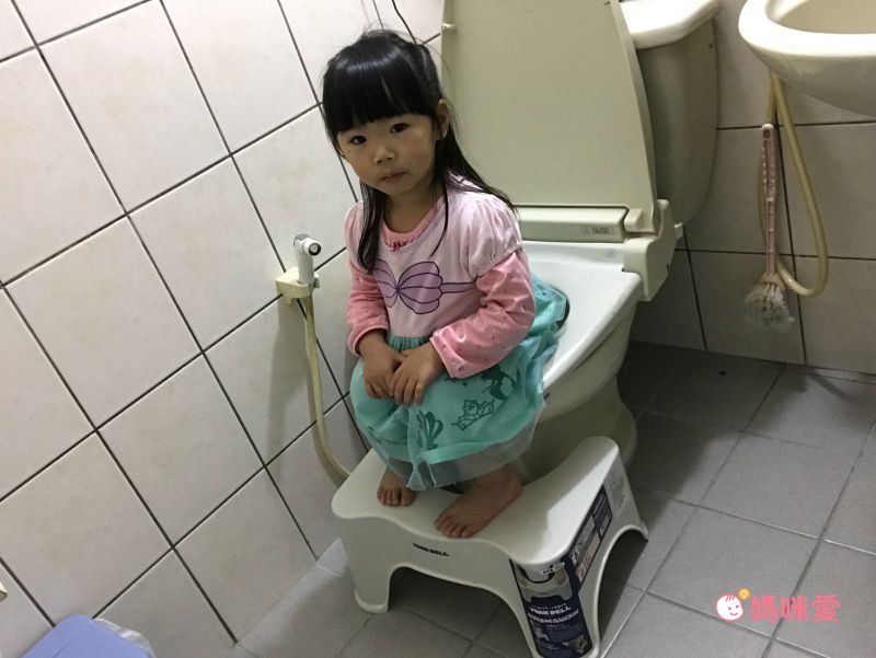 akachan honpo - 馬桶腳踏墊