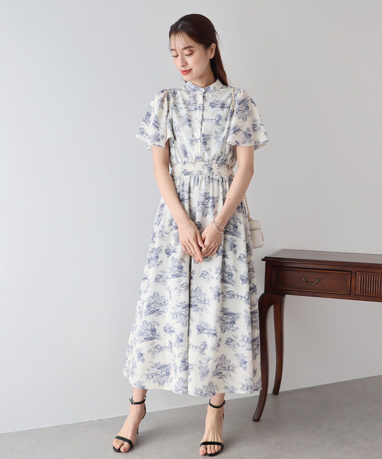 日本 BLUE EAST - 浪漫時光碎花雪紡短袖洋裝-寧靜花園-淺粉紫