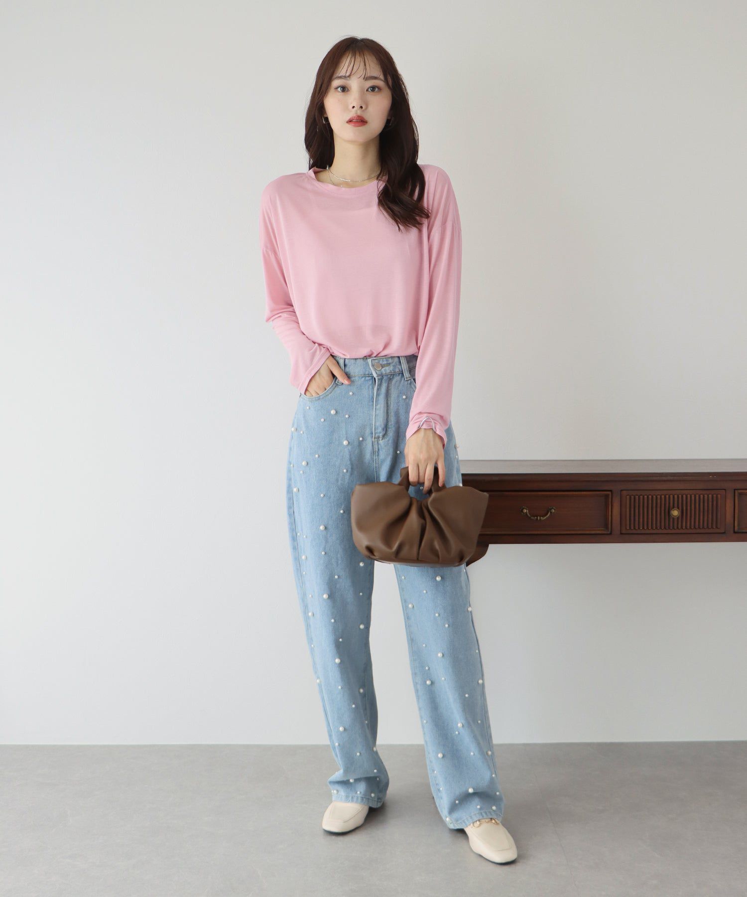 日本 BLUE EAST - 柔軟薄透落肩長袖上衣-粉