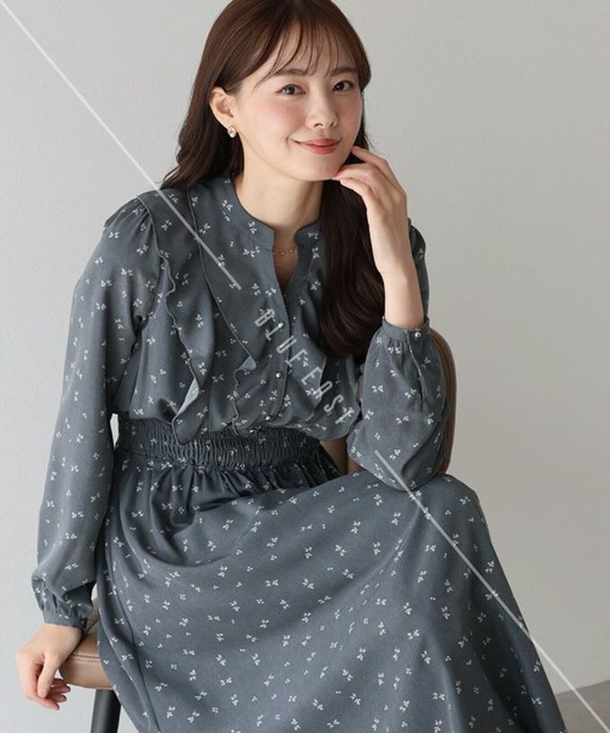 日本 BLUE EAST - 成熟摺邊典雅小花束腰長袖洋裝-黑